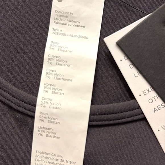 NWT [Fabletics] Long Sleeve Fitted Stretch Cropped Athletic Top Women’s Sz Small - Picture 9 of 9